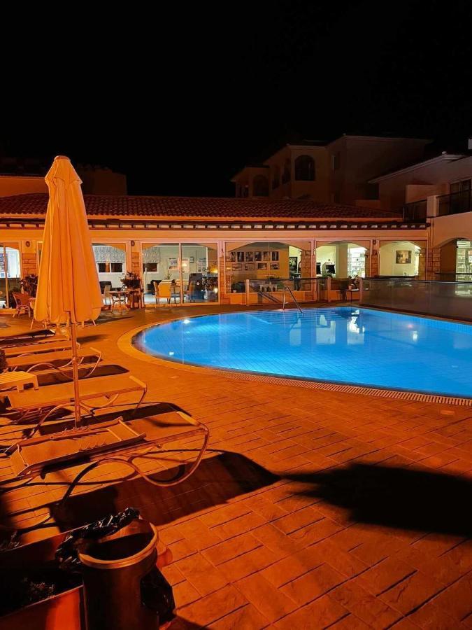 Cozy 2 Bedrooms Apartment In Complex With Swimming Pools And Beautiful View Paphos Exterior foto